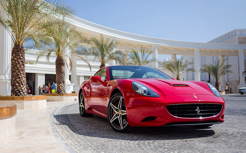                   استئجار سيارة في إيطاليا